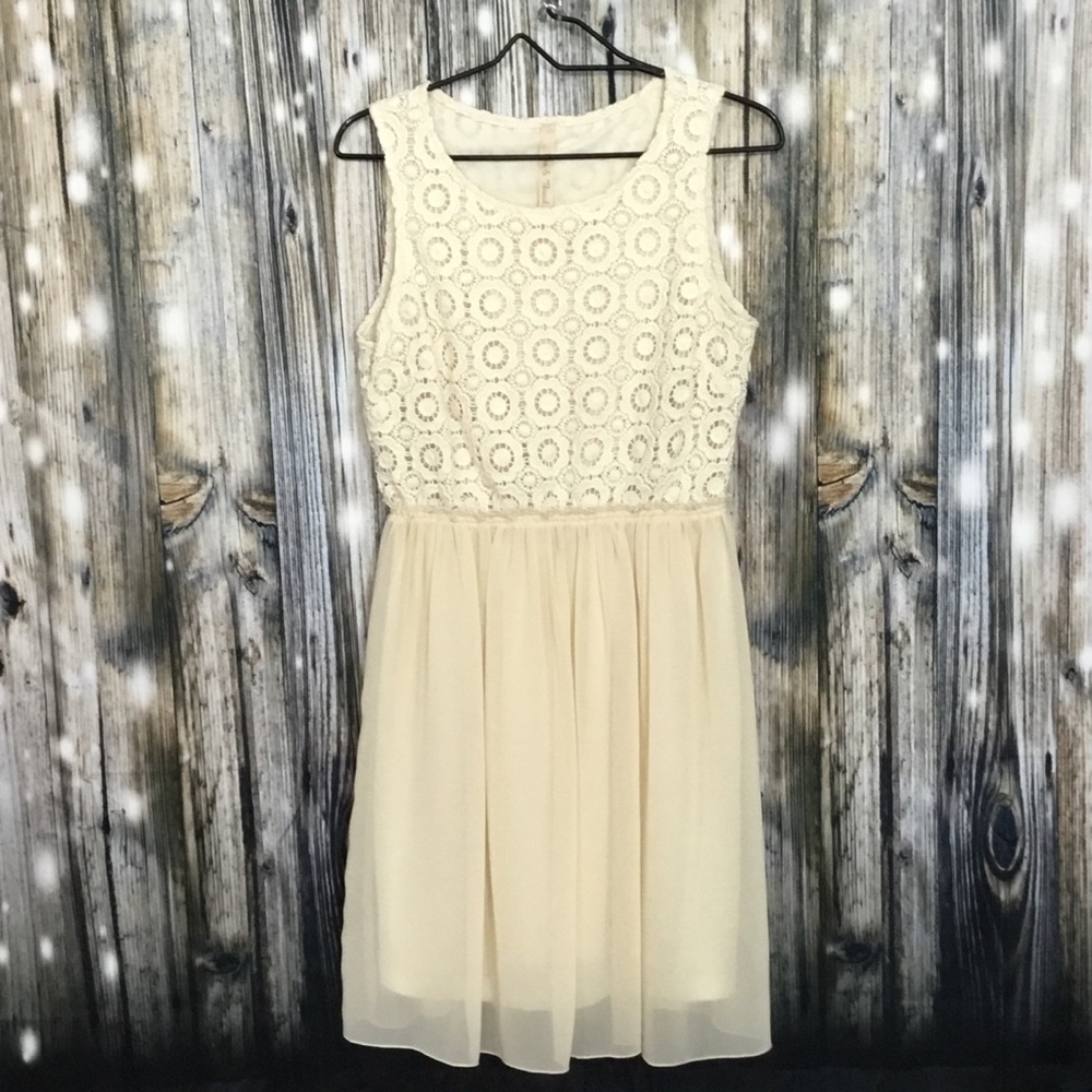 EUC Hem & Thread Sleeveless Crochet Dress Sz. M